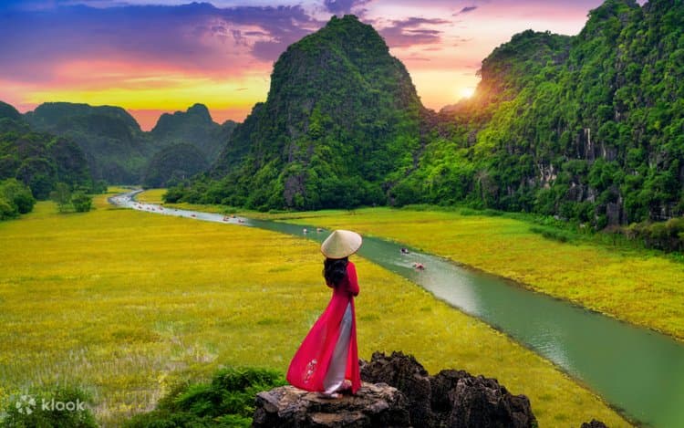 Hình xe dịch vụ: Taxi Hà Nội Sân Bay Gia Bình